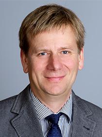 Portraitfoto des IPAS-Direktors Andreas Seidler