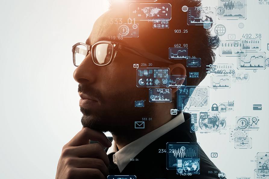 © iStock/metamorworks Nachdenklicher Mann im Halbprofil, umgeben von digitalen Einblendungen